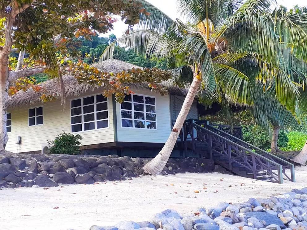 Survivor Samoa Beach Resort Falelatai エクステリア 写真