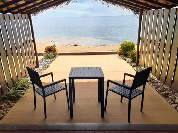 Survivor Samoa Beach Resort Falelatai エクステリア 写真